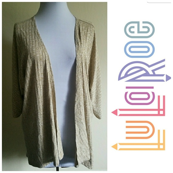 LuLaRoe Tops - LULAROE Lindsay kimono